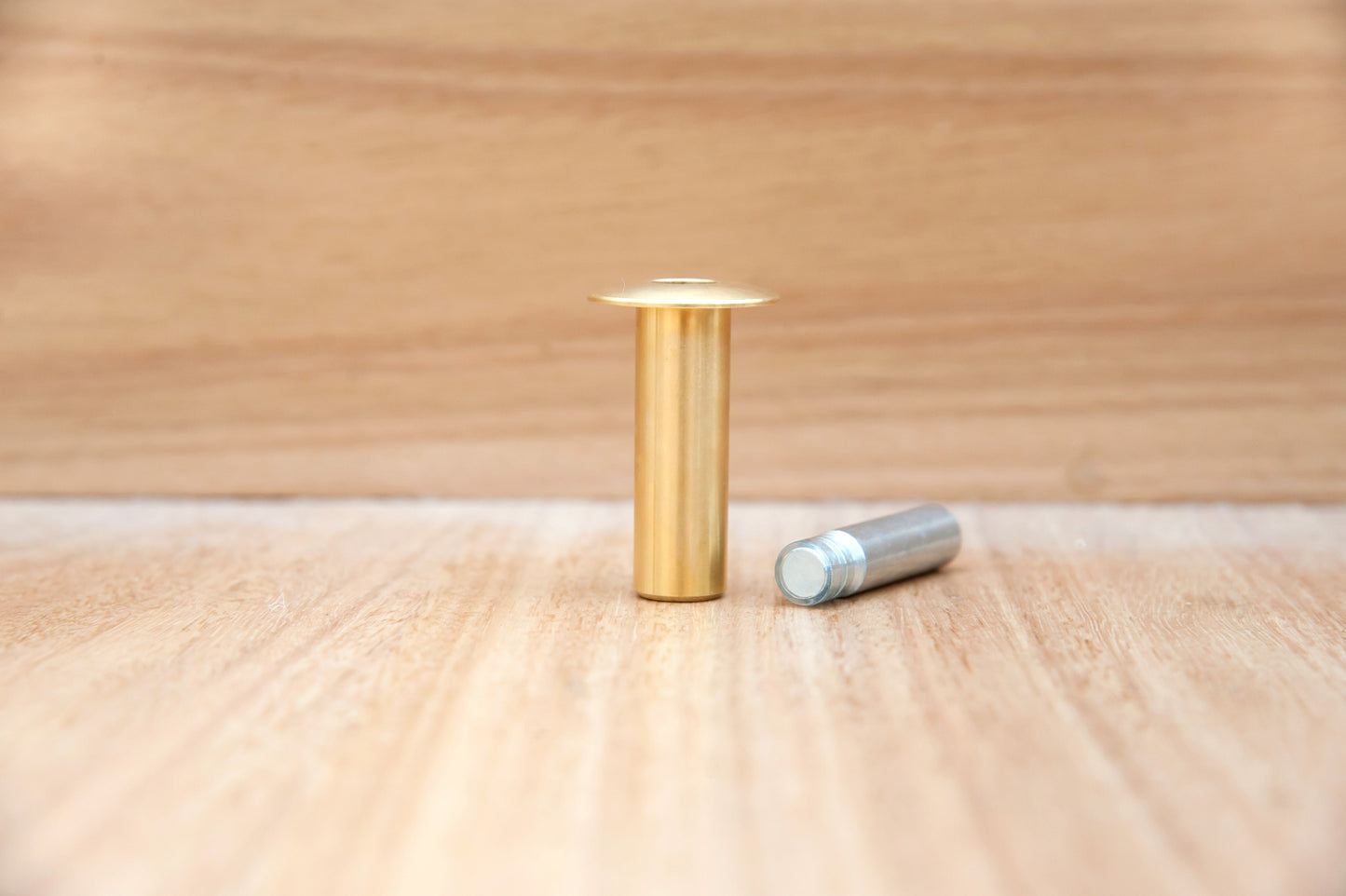 FLUSH MOUNTED CONCEALED MAGNETIC DOORSTOP WITH HOLD-OPEN FUNCTION - BRASS TRADE PK